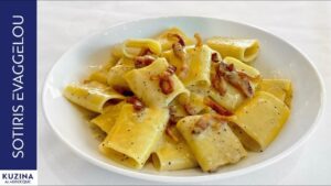 PACCHERI ΜΕ ΚΑΠΝΙΣΤΟ ΤΥΡΙ ΜΕΤΣΟΒΟΥ ΚΑΙ GUANCIALE